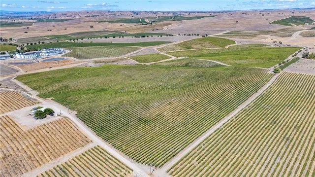a view of a tennis court