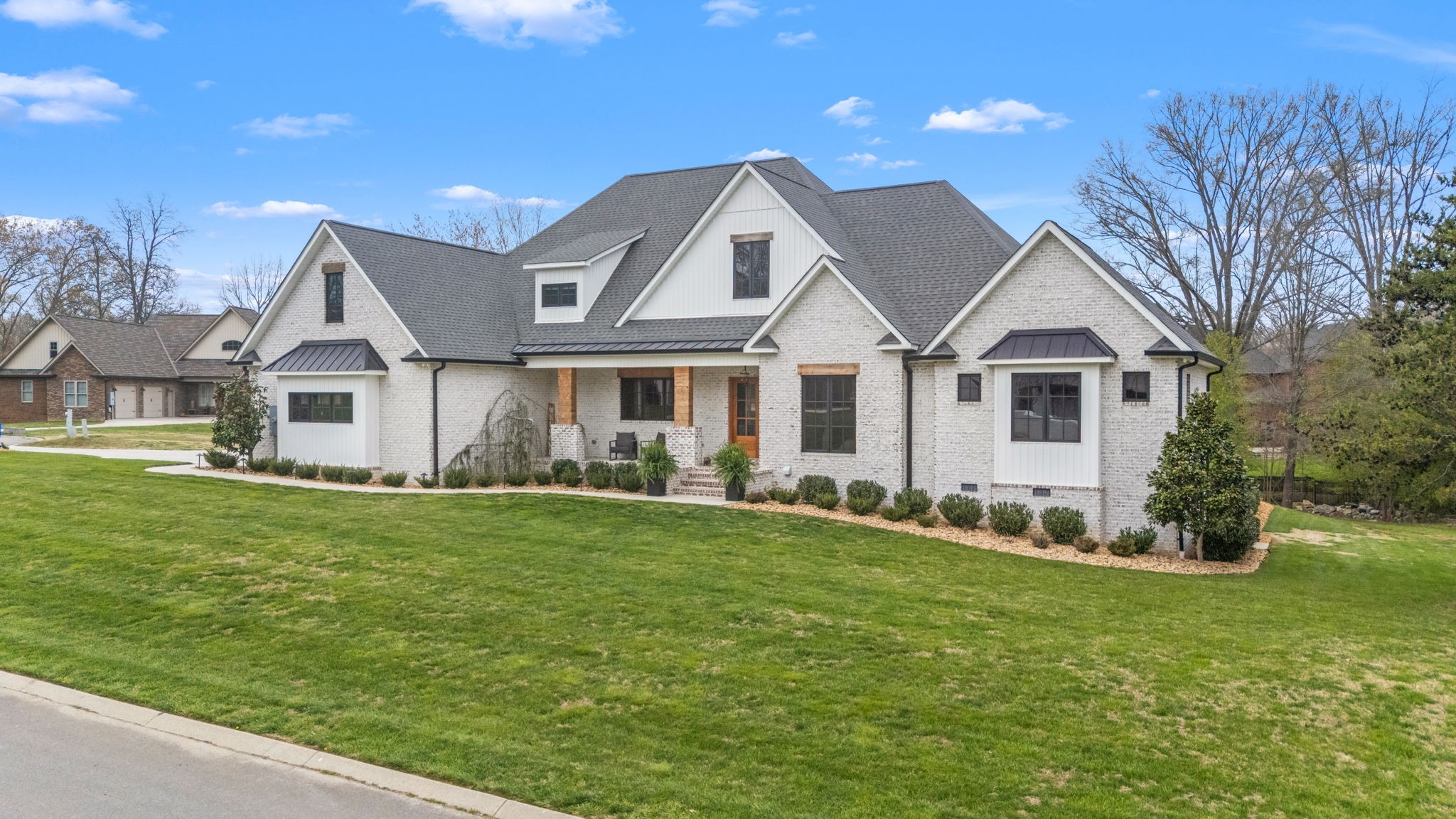 426 Brunswick Court Tullahoma, TN 37388 - Photo 2 of 95