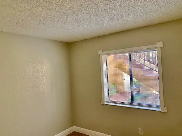 $2,100 | 6051 10th Avenue North, Unit 136, Greenacres, FL 33463