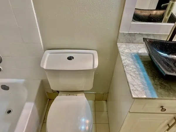 $2,100 | 6051 10th Avenue North, Unit 136, Greenacres, FL 33463