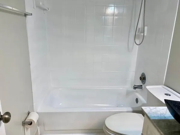 $2,100 | 6051 10th Avenue North, Unit 136, Greenacres, FL 33463