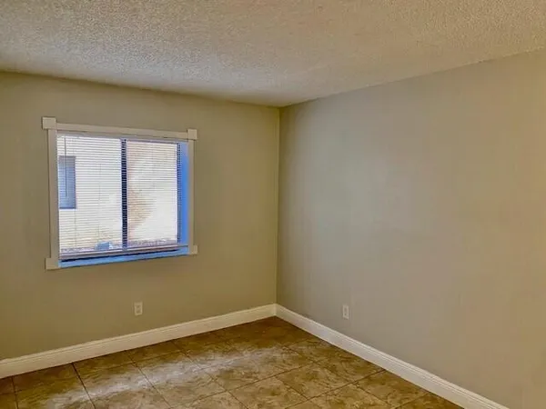 $2,100 | 6051 10th Avenue North, Unit 136, Greenacres, FL 33463