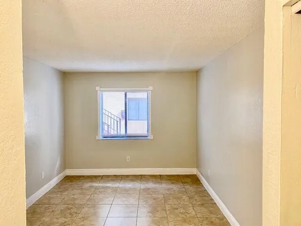 $2,100 | 6051 10th Avenue North, Unit 136, Greenacres, FL 33463