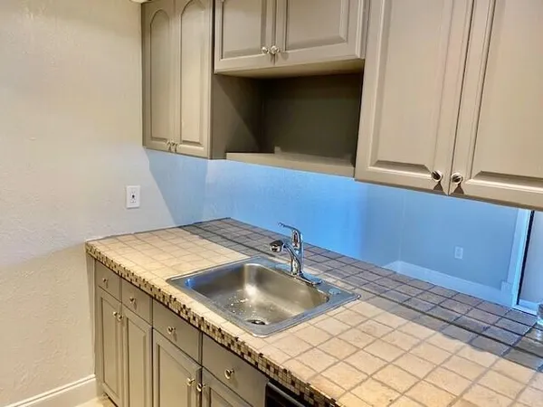 $2,100 | 6051 10th Avenue North, Unit 136, Greenacres, FL 33463