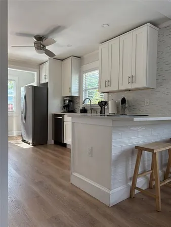 $3,000 | 2570 Loma Linda Street, Sarasota, FL 34239