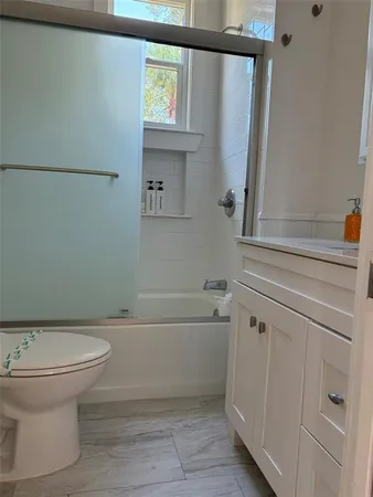 $3,000 | 2570 Loma Linda Street, Sarasota, FL 34239