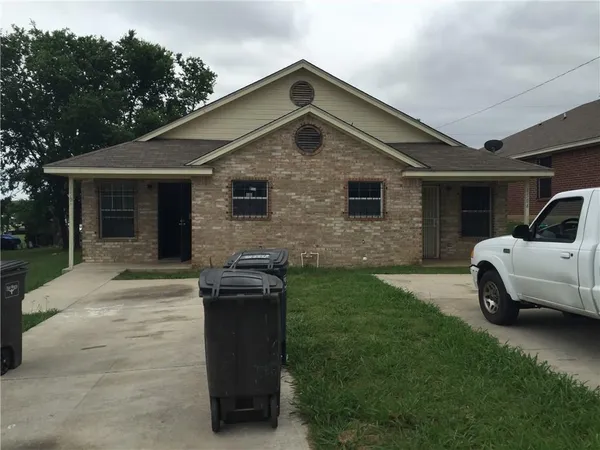 $1,450 | 1504 East Mulkey Street, Fort Worth, TX 76104