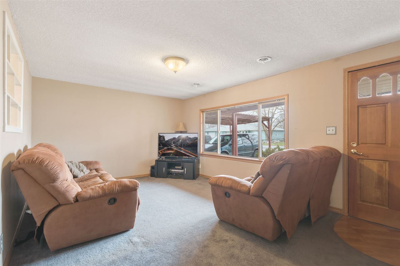 3018 North Sargent Road Millwood, WA 99212 - Photo 3 of 20