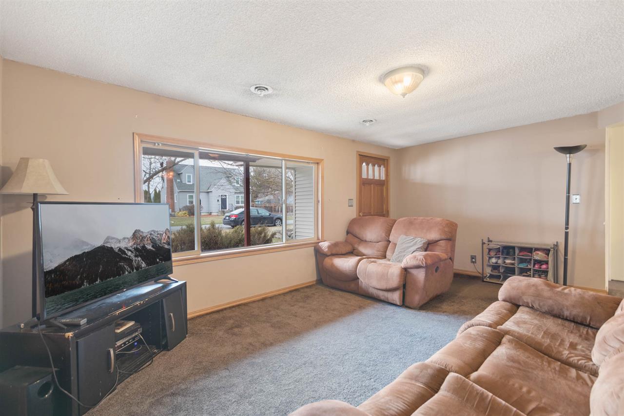3018 North Sargent Road Millwood, WA 99212 - Photo 4 of 20