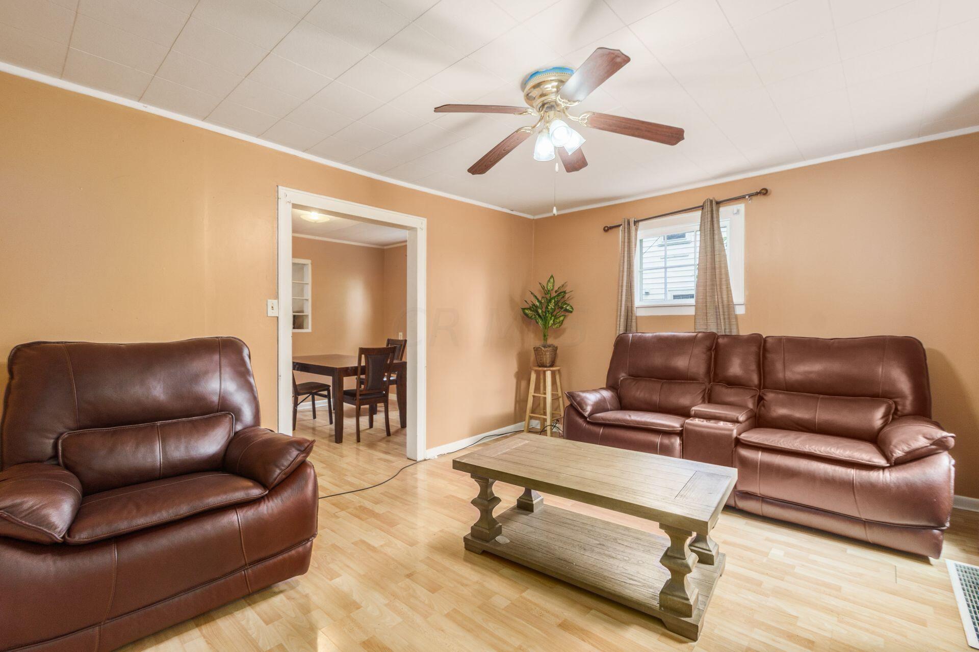 2366 Brooklyn Road Columbus, OH 43231 - Photo 3 of 17 Living Room