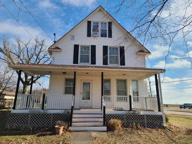 $265,000 | 423 South Grove Street, Walcott, IA 52773