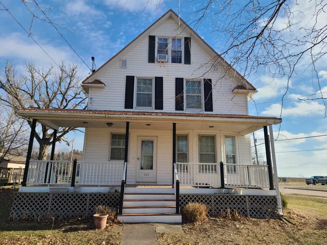 $265,000 | 423 South Grove Street, Walcott, IA 52773