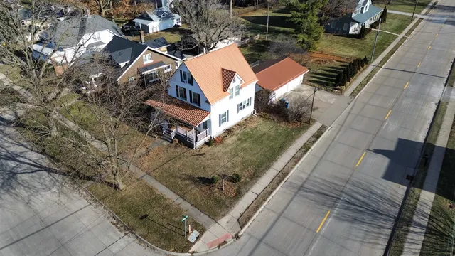 $265,000 | 423 South Grove Street, Walcott, IA 52773