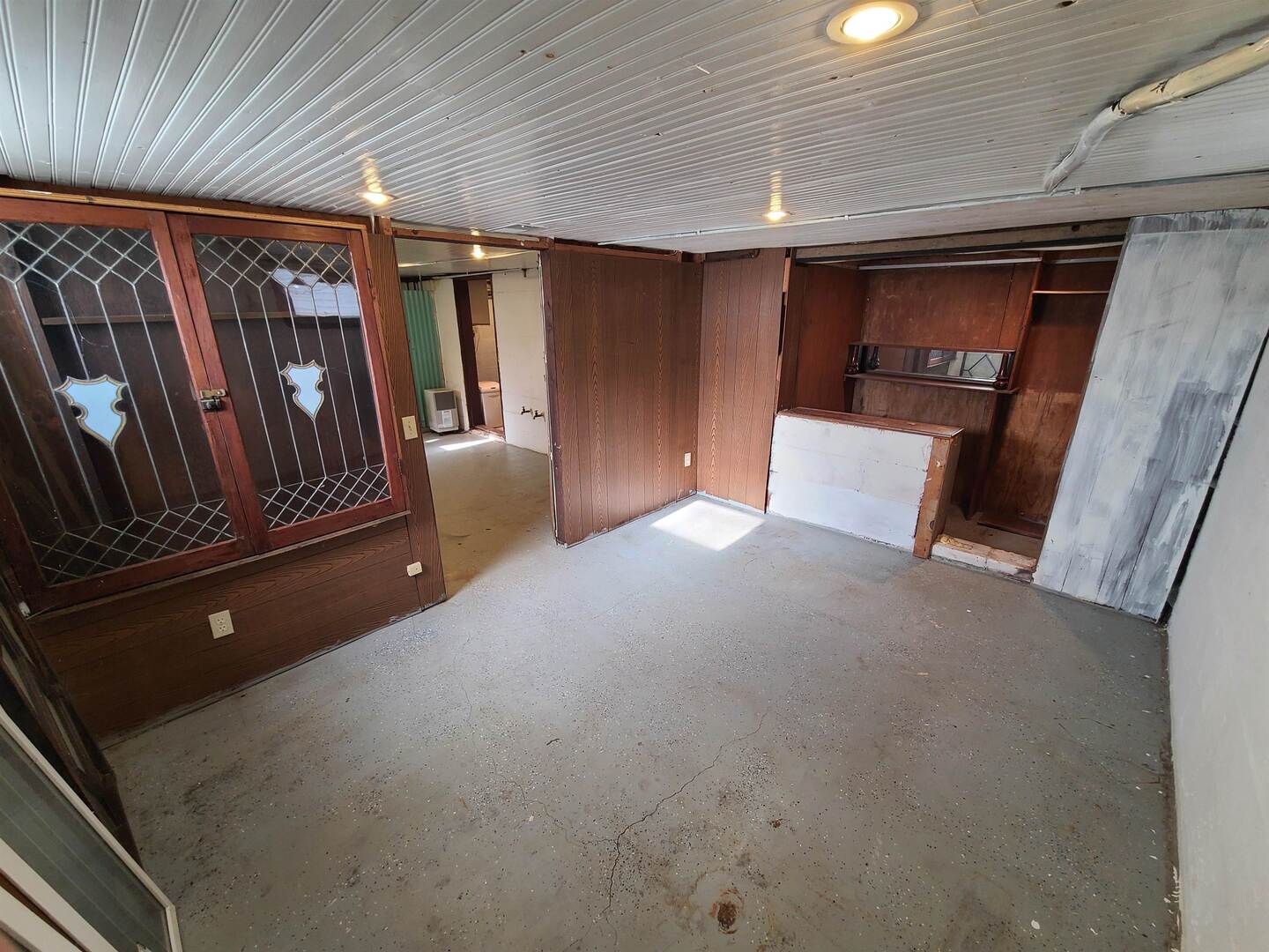 423 South Grove Street Walcott, IA 52773 - Photo 28 of 30 a view of an empty room with window