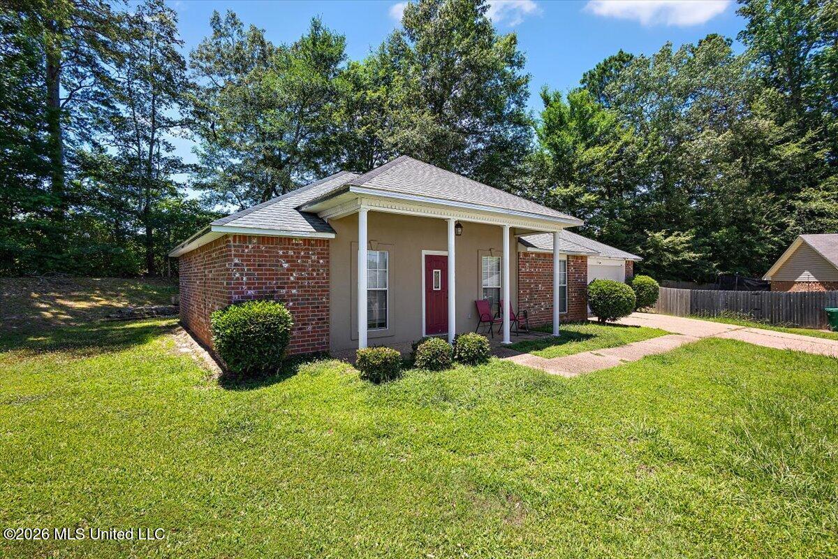 152 Brooklyn Street Byram, MS 39272 - Photo 2 of 25 02-HTP_7919