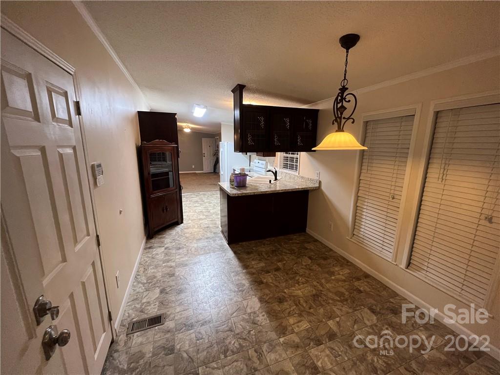 232 Carpenter Road Bessemer City, NC 28016 - Photo 8 of 43 Gallery Image 8