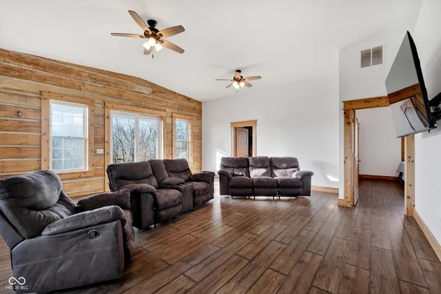 $415,000 | 540 West Henry Avenue, Thorntown, IN 46071