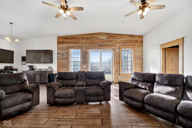 $415,000 | 540 West Henry Avenue, Thorntown, IN 46071