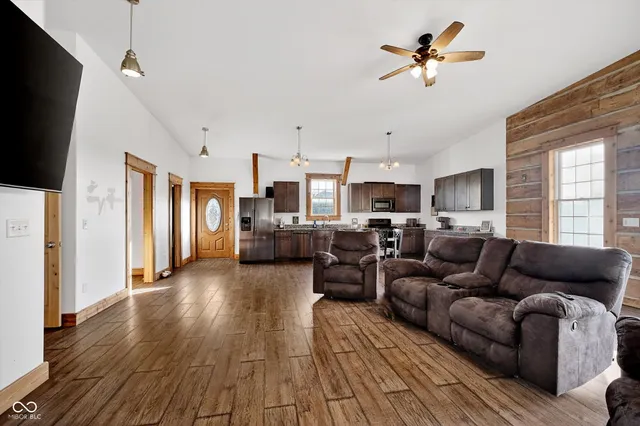 $415,000 | 540 West Henry Avenue, Thorntown, IN 46071