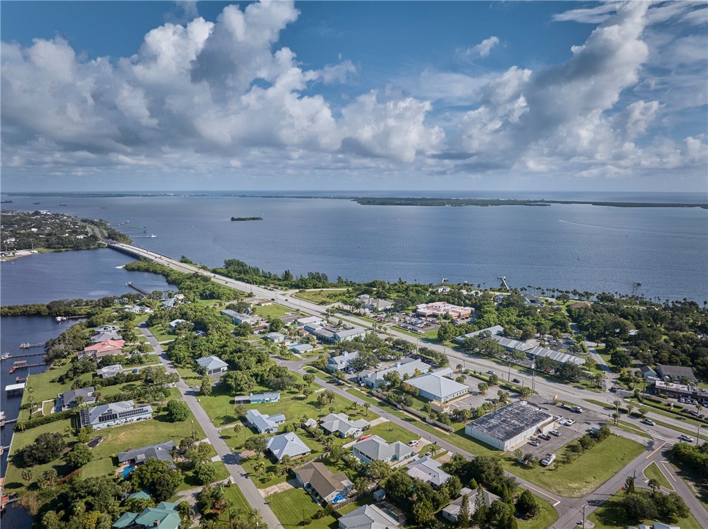 8045 142nd Street Sebastian, FL 32958 - Photo 5 of 36