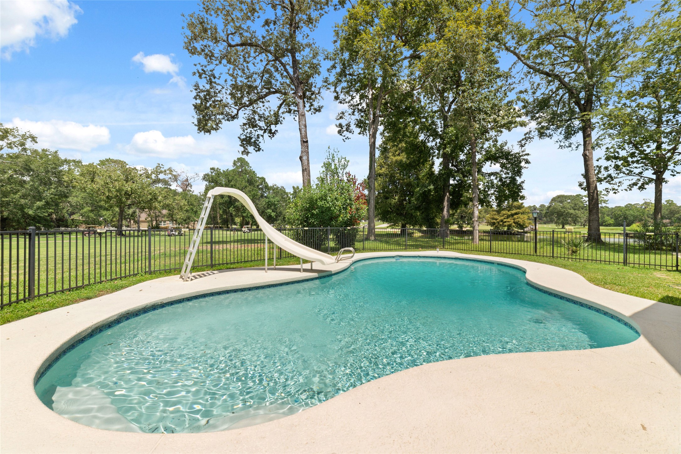 601 Brandon Road Conroe, TX 77302 - Photo 37 of 44