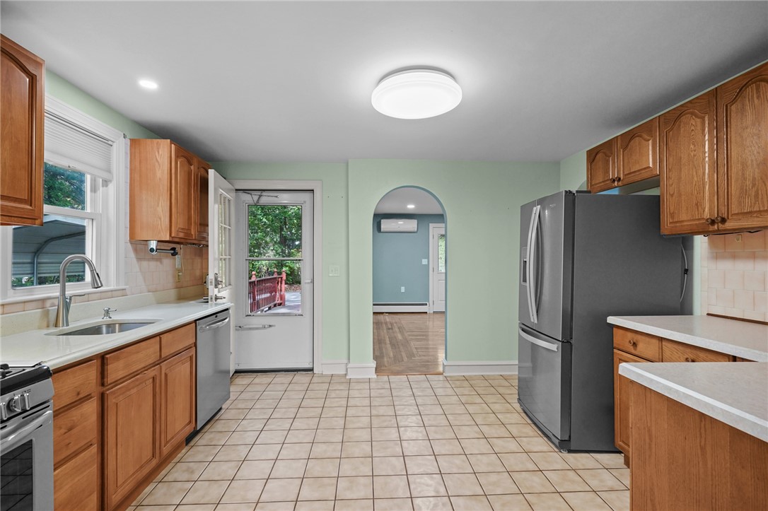 24 Terrace Drive Smithfield, RI 02828 - Photo 14 of 32