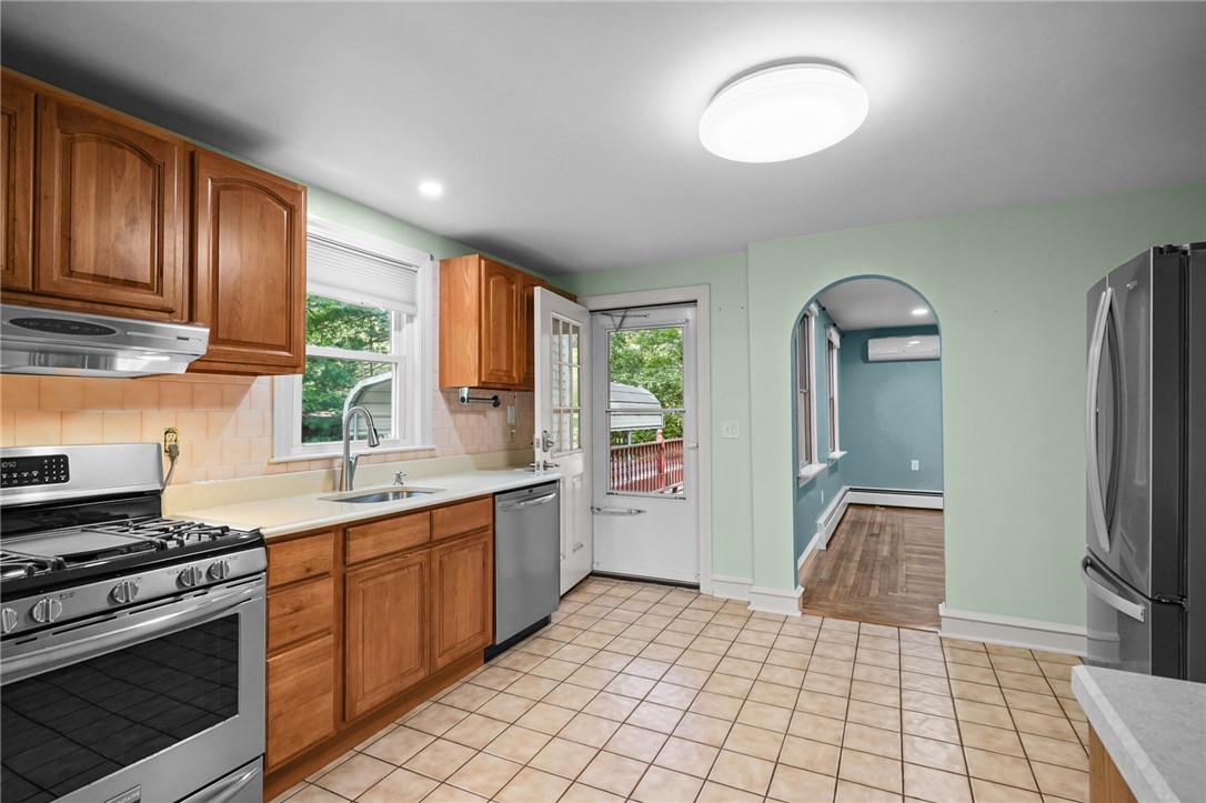 24 Terrace Drive Smithfield, RI 02828 - Photo 15 of 32