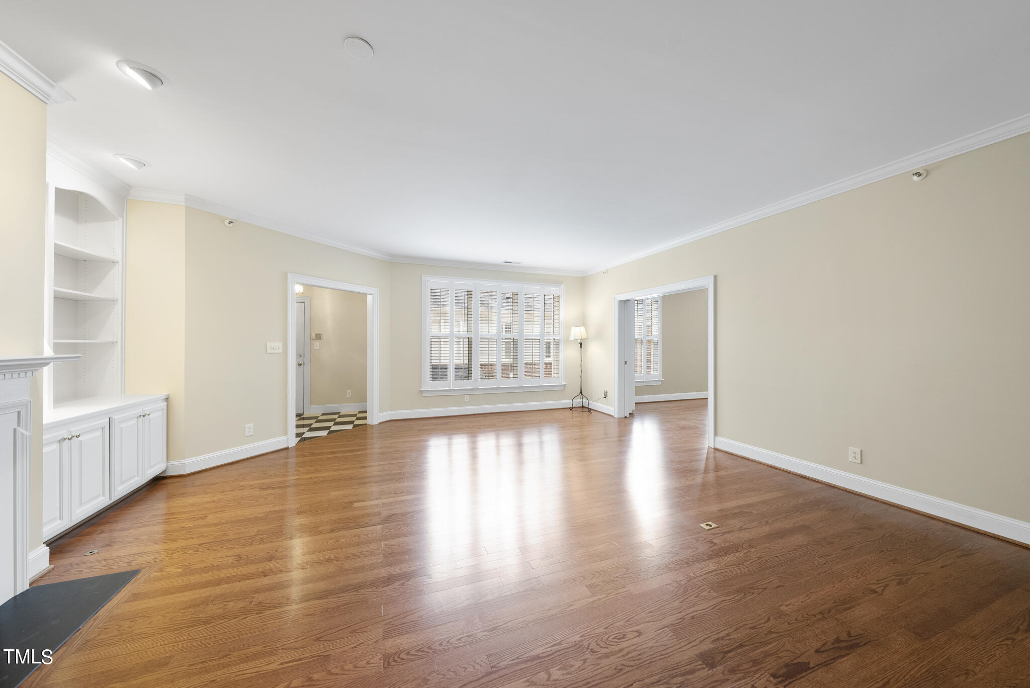 100 Edenburgh Road, Unit 304 Raleigh, NC 27608 - Photo 4 of 38 DSC01390