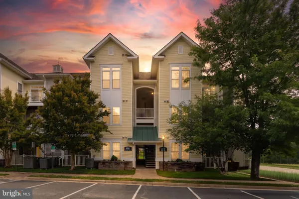 $218,000 | 6161 Willow Place, Unit 207, Bealeton, VA 22712
