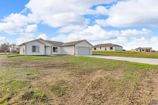 $261,900 | 727 Teresa Court, Carbondale, KS 66414