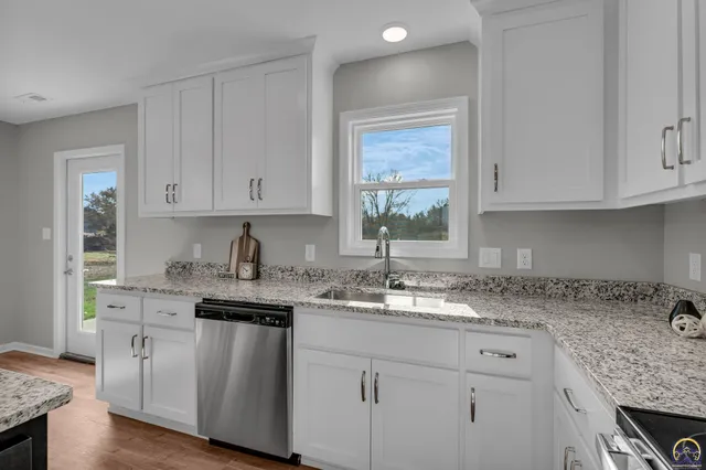 $261,900 | 727 Teresa Court, Carbondale, KS 66414