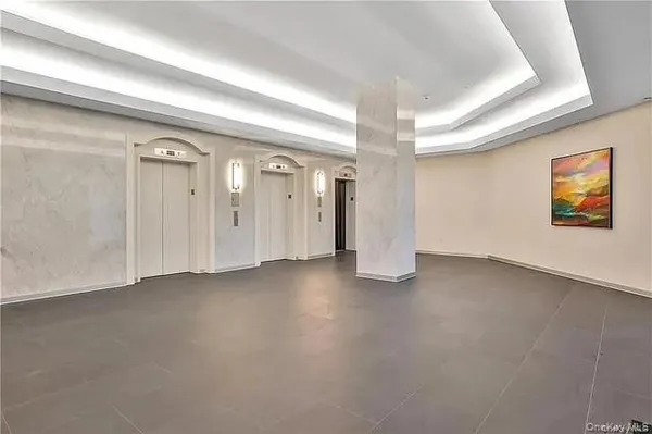 $2,800 | 4 Martine Avenue, Unit 308, White Plains, NY 10606