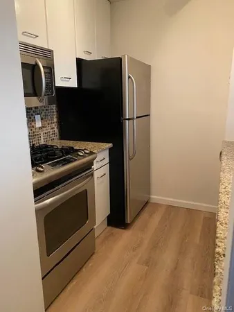$2,800 | 4 Martine Avenue, Unit 308, White Plains, NY 10606