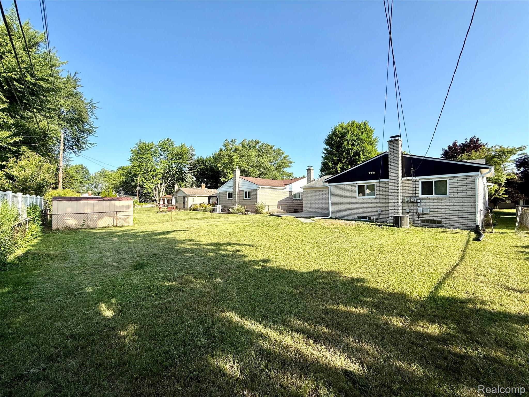 39909 Lynn Street Canton, MI 48187 - Photo 36 of 45 IMG_2829.jpeg
