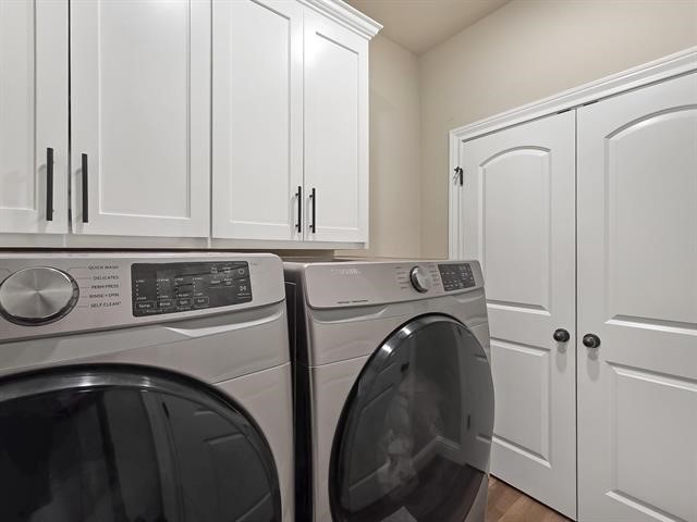 14845 Norma Jane Lane Beaumont, TX 77713 - Photo 23 of 35 a utility room with dryer and washer
