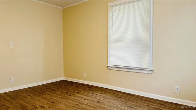 $2,000 | 701 Cedar Avenue, Niagara Falls, NY 14301