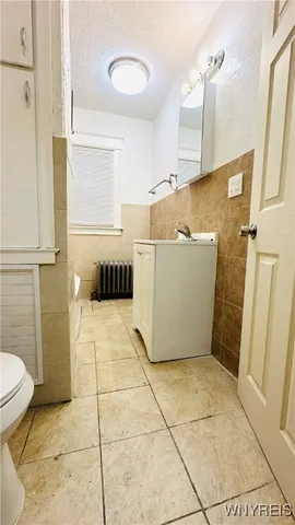 $2,000 | 701 Cedar Avenue, Niagara Falls, NY 14301