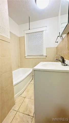 $2,000 | 701 Cedar Avenue, Niagara Falls, NY 14301