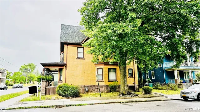 $2,000 | 701 Cedar Avenue, Niagara Falls, NY 14301