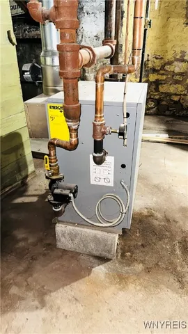 $2,000 | 701 Cedar Avenue, Niagara Falls, NY 14301