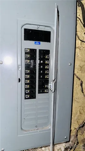 $2,000 | 701 Cedar Avenue, Niagara Falls, NY 14301