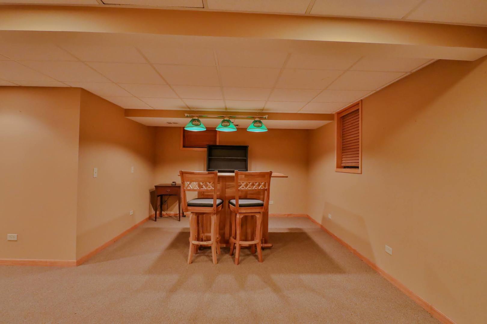 7-n240 West End Road Roselle, IL 60172 - Photo 7 of 37