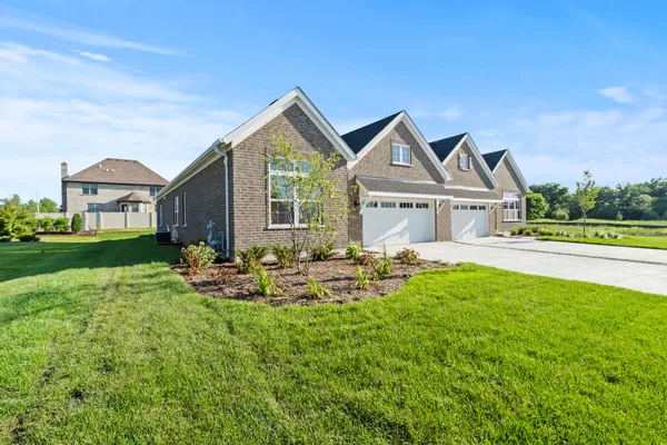 $689,990 | 16580 Kayla Drive, Lemont, IL 60439