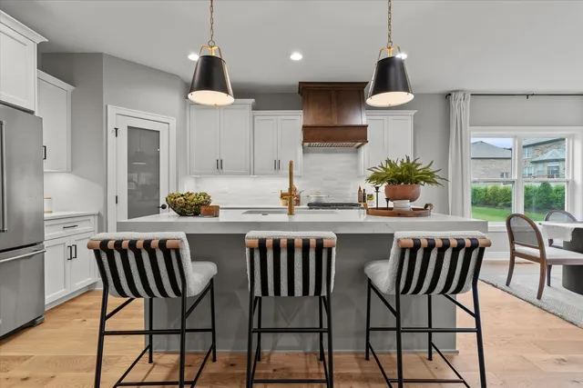 $689,990 | 16580 Kayla Drive, Lemont, IL 60439