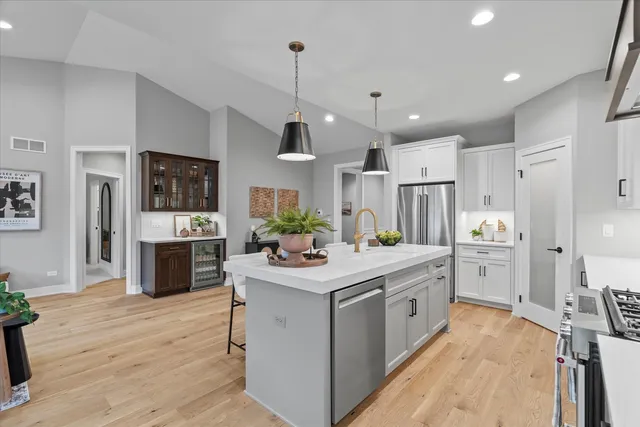 $689,990 | 16580 Kayla Drive, Lemont, IL 60439