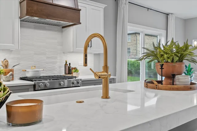 $689,990 | 16580 Kayla Drive, Lemont, IL 60439