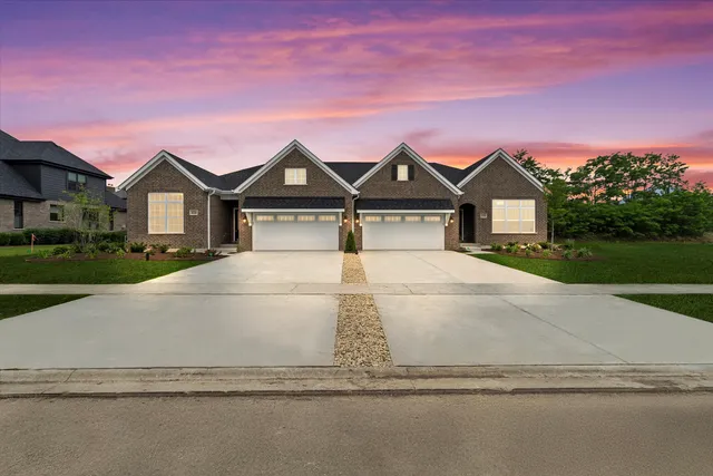 $689,990 | 16580 Kayla Drive, Lemont, IL 60439