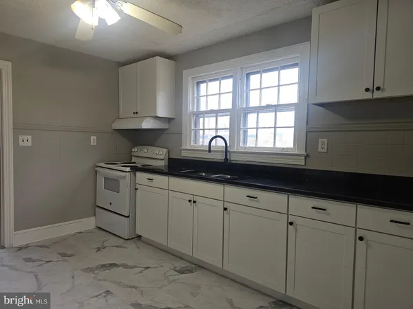 $2,395 | 1431 Warrenton Road, Fredericksburg, VA 22406