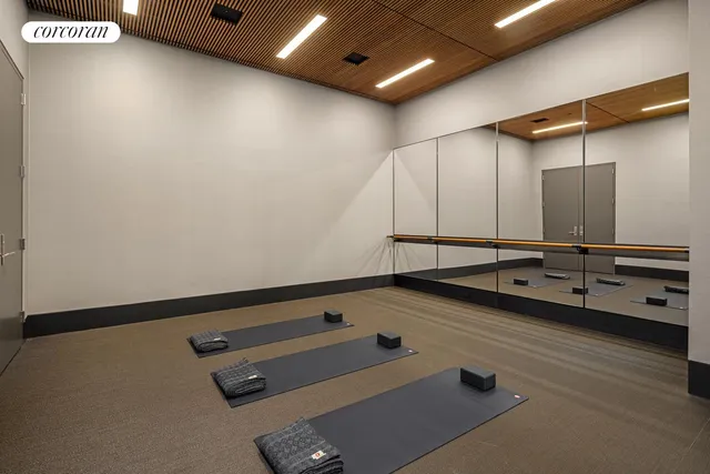 a view of lobby with elevator