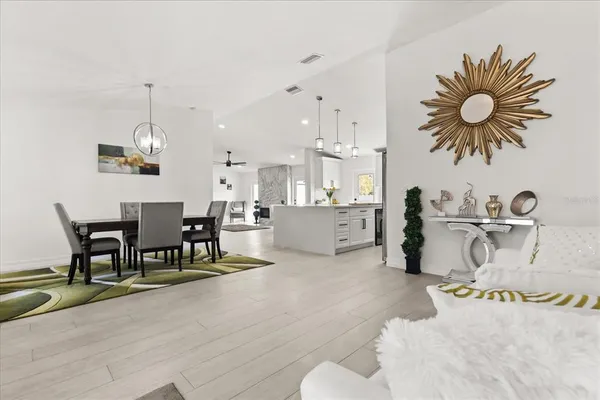 $769,900 | 812 Chastain Road, Seffner, FL 33584